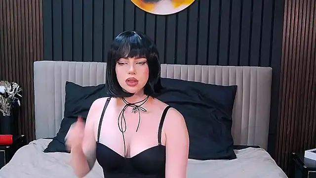 Snapshot of MilanaCeleste chatting on November 19, 2025, 5:35 pm MilanaCeleste online show from November 19, 2025, 5:35 pm