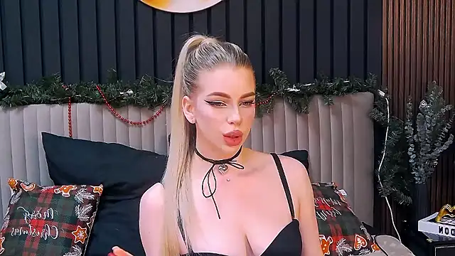 Snapshot of MilanaCeleste chatting on January 13, 2026, 11:43 pm MilanaCeleste online show from January 13, 2026, 11:43 pm