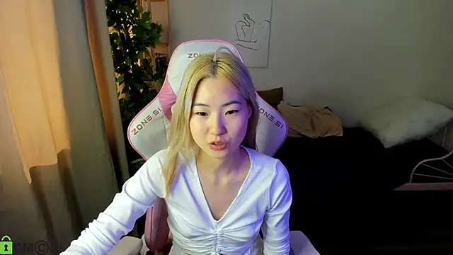 Aisi 18 online show from September 25, 2025, 6:50 am