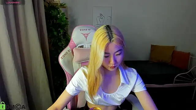 Aisi 18 online show from October 9, 2025, 5:38 am