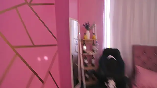 Skarleth Stiv online show from September 11, 2025, 9:48 pm