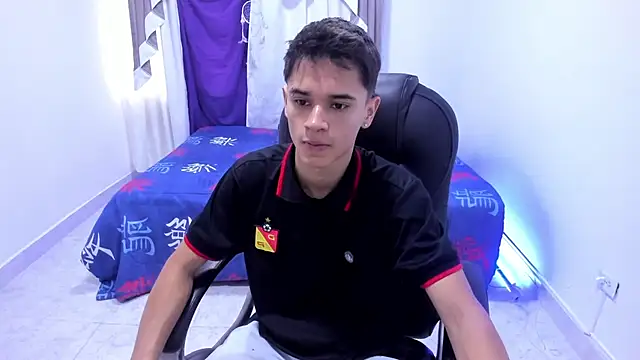 Aron Boyy online show from October 8, 2025, 7:55 pm