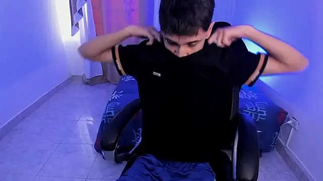 Aron Boyy online show from November 20, 2025, 8:19 pm