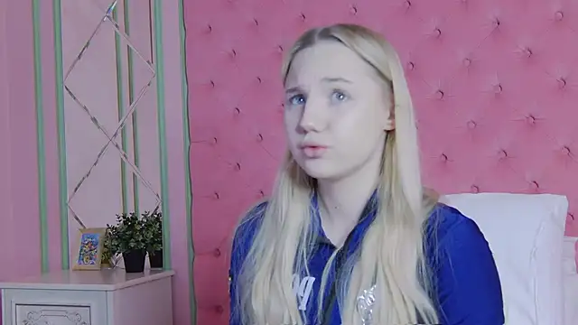 Sky Cutie online show from February 27, 2026, 5:07 am