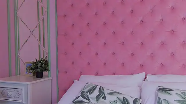 Sky Cutie online show from April 12, 2026, 4:39 am