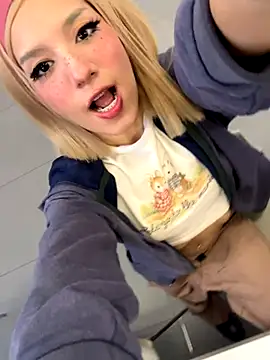 SweetBunnyGF online show from December 5, 2025, 8:27 pm