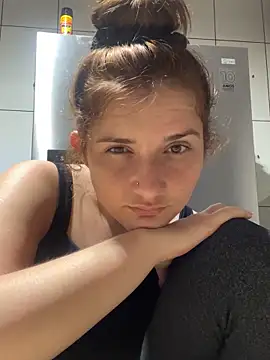 Bininhas2 online show from October 17, 2025, 6:49 am