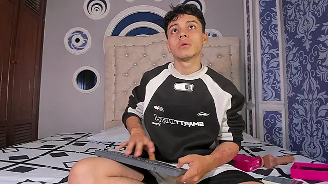 Dani rivass online show from October 24, 2025, 11:39 am