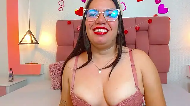 MelanyCruzz online show from September 10, 2025, 12:05 pm