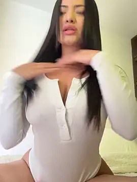 Snapshot of Lu090_ chatting on November 15, 2025, 4:36 pm Lu090 online show from November 15, 2025, 4:36 pm