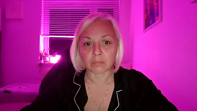 Linsy Kim online show from September 27, 2025, 7:08 pm