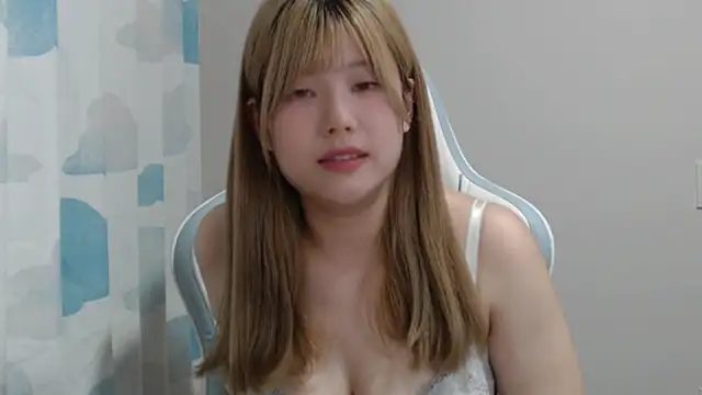 asuka xoxo online show from September 22, 2025, 8:11 pm