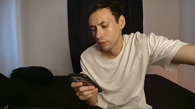 Demian-melany online show from November 26, 2025, 2:29 pm