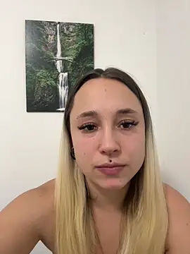 Snapshot of stelli_99 chatting on October 12, 2025, 4:17 pm stelli 99 online show from October 12, 2025, 4:17 pm