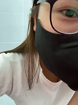 Zyzy009 online show from September 20, 2025, 4:41 pm