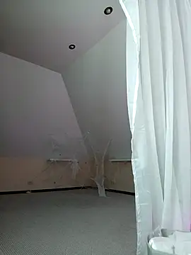 Liann Stark online show from November 20, 2025, 6:24 am