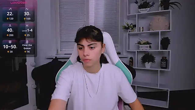 Cocoa Sins online show from November 3, 2025, 6:47 am