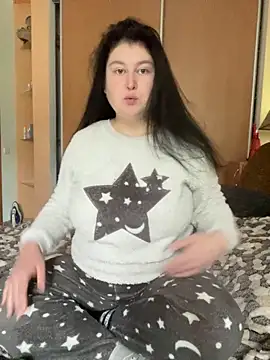 Snapshot of DazzzlingDame chatting on October 1, 2025, 6:30 am DazzzlingDame online show from October 1, 2025, 6:30 am