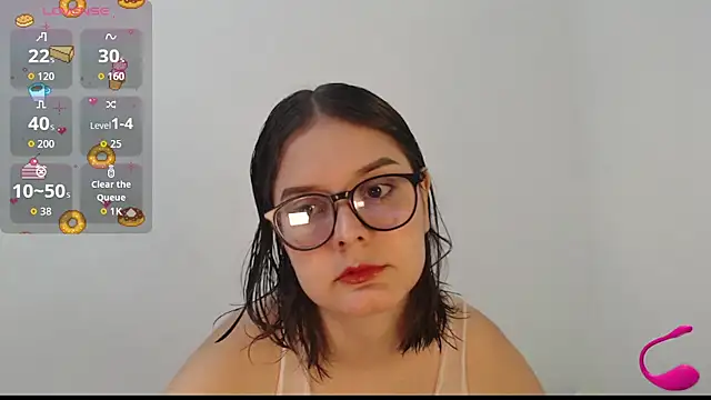 MadieLorez online show from September 11, 2025, 5:46 pm