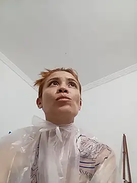 dulcelatin21 online show from October 2, 2025, 7:10 pm