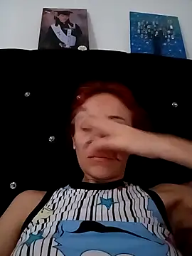 dulcelatin21 online show from October 6, 2025, 3:09 pm