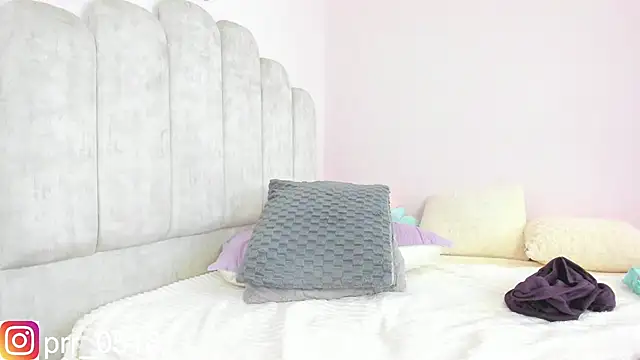 paula cosio online show from October 4, 2025, 4:05 pm