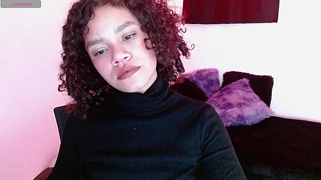 Canela s1 online show from February 17, 2026, 11:33 pm