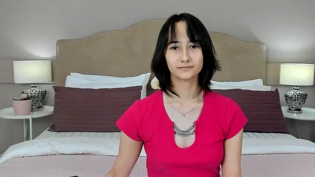 EmilySwonn online show from October 15, 2025, 7:25 pm