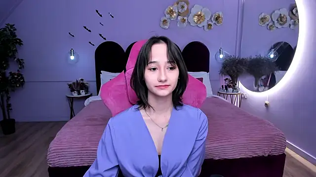 EmilySwonn online show from October 27, 2025, 4:11 pm