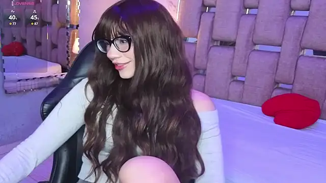 Snapshot of ZharaLux chatting on January 18, 2026, 12:42 pm ZharaLux online show from January 18, 2026, 12:42 pm