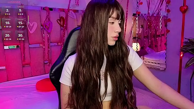 Snapshot of ZharaLux chatting on February 13, 2026, 12:56 pm ZharaLux online show from February 13, 2026, 12:56 pm