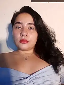 Snapshot of Yuli-27 chatting on October 26, 2025, 3:34 am Yuli-27 online show from October 26, 2025, 3:34 am