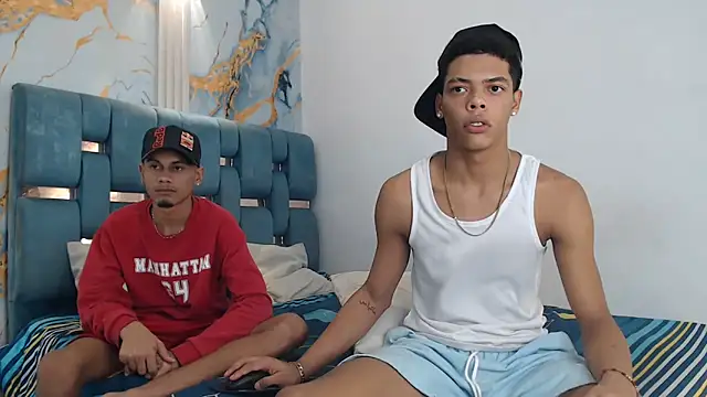 PRETTY FEM online show from February 25, 2026, 1:37 am