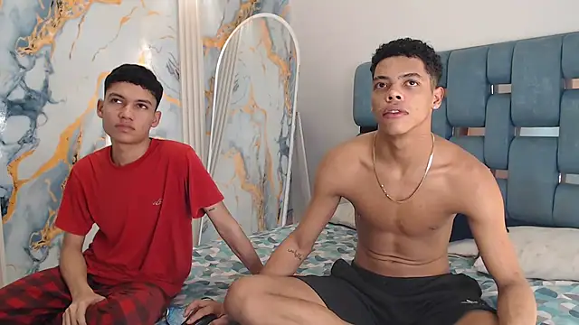 PRETTY FEM online show from April 16, 2026, 1:39 am