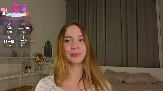 CarollSmithh online show from October 9, 2025, 8:18 pm