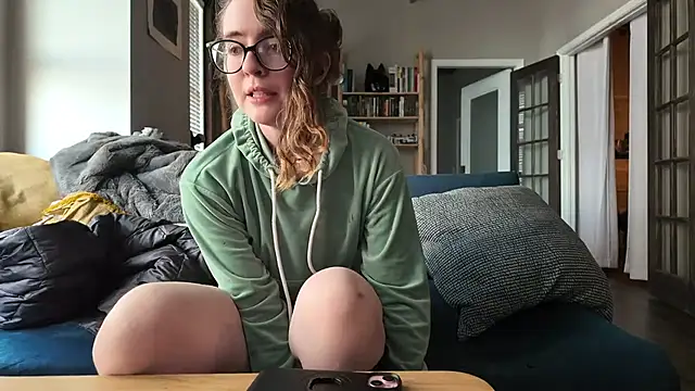 Snapshot of knottybunny chatting on October 18, 2025, 9:48 pm knottybunny online show from October 18, 2025, 9:48 pm