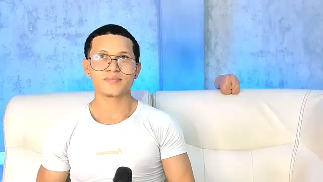 Snapshot of Manuel_FPG chatting on October 6, 2025, 8:28 pm Manuel FPG online show from October 6, 2025, 8:28 pm