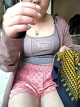 lylylove online show from April 9, 2026, 12:54 am