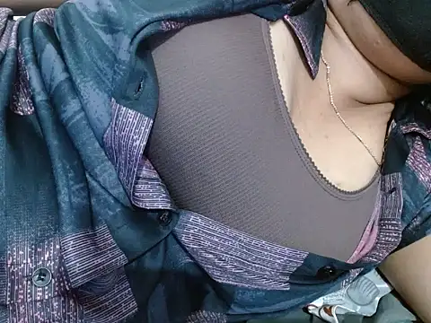 Vaani Singha online show from September 14, 2025, 5:39 am