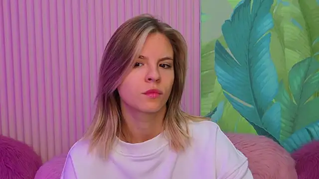 KiaraRolls online show from October 5, 2025, 8:40 pm