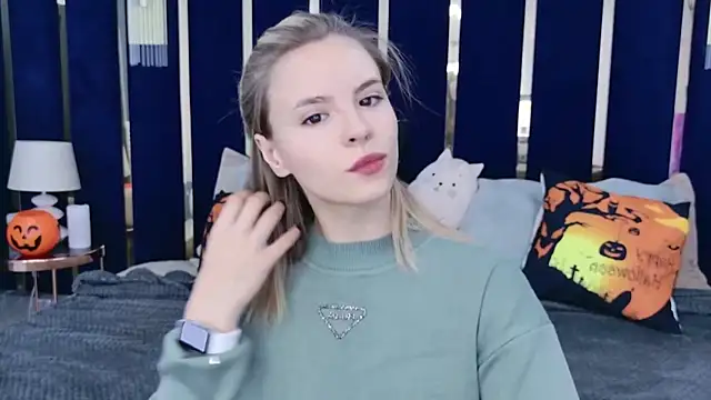 KiaraRolls online show from October 24, 2025, 8:38 pm