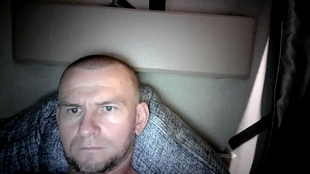 RoadDaddyXL online show from September 9, 2025, 3:50 am