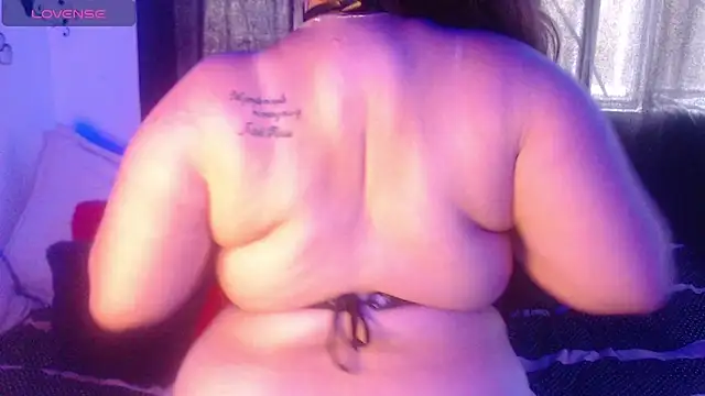 nahomy jonhs online show from November 5, 2025, 9:48 pm