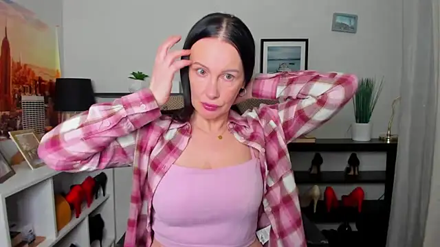 Velvet Jasmine online show from December 20, 2025, 7:37 am