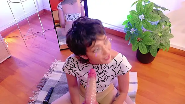 Zafiro Gem  online show from September 30, 2025, 7:41 pm