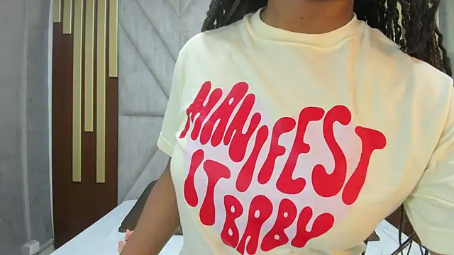 NaomiReyes online show from September 20, 2025, 5:25 pm