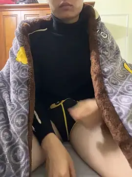 anhduc2k555 online show from November 18, 2025, 8:08 am