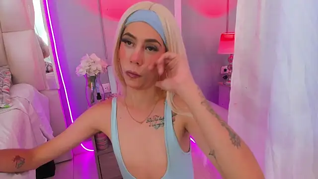 Darlyn tenderhot   online show from October 16, 2025, 11:33 am