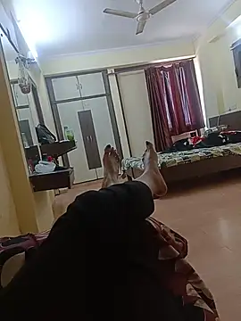 Snapshot of indianshycouple chatting on May 10, 2026, 5:45 am indianshycouple online show from May 10, 2026, 5:45 am