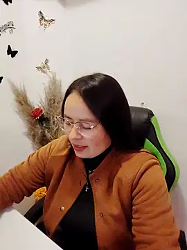 Daliz Leon online show from October 1, 2025, 1:22 am